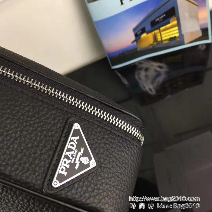 普拉達PRADA原單 全網最新款 P家爆款男士商務手提包 2VE366黑色荔枝紋皮 PHY1616